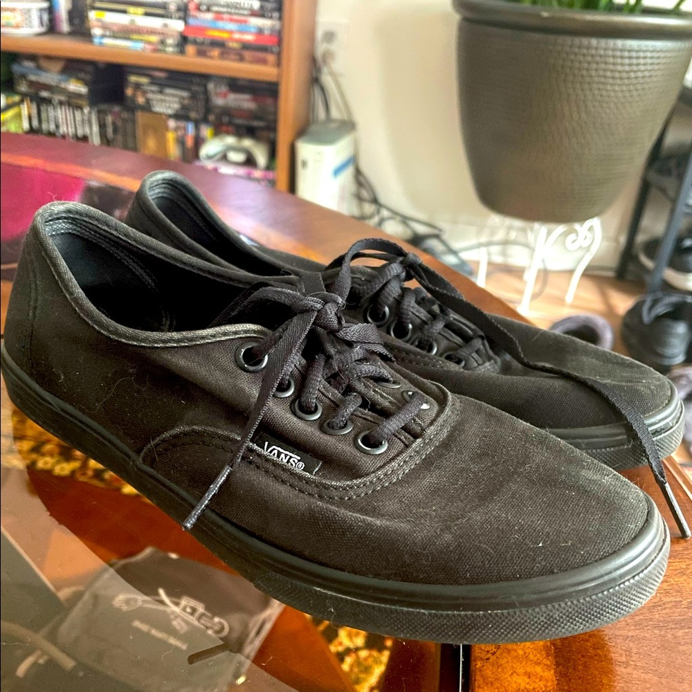 Black canvas